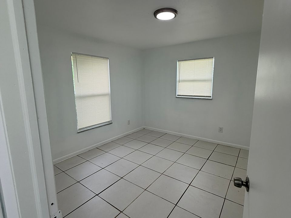 1st image of 5546 7th Ave #5549