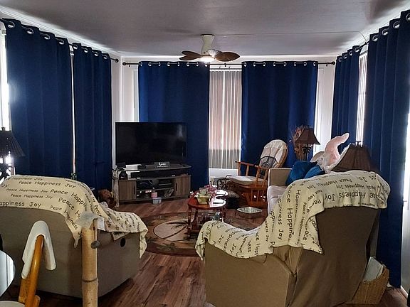 5th image of 52 Temple Cir