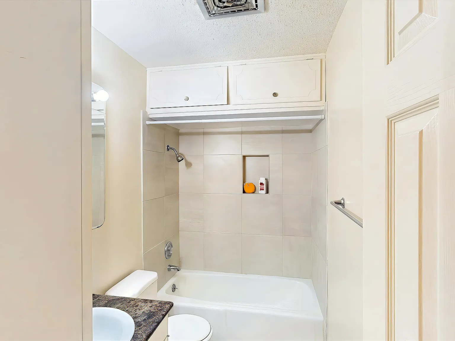 3 bed, 1.5 bath, 1461 sqft, $1,450 — Photo 3