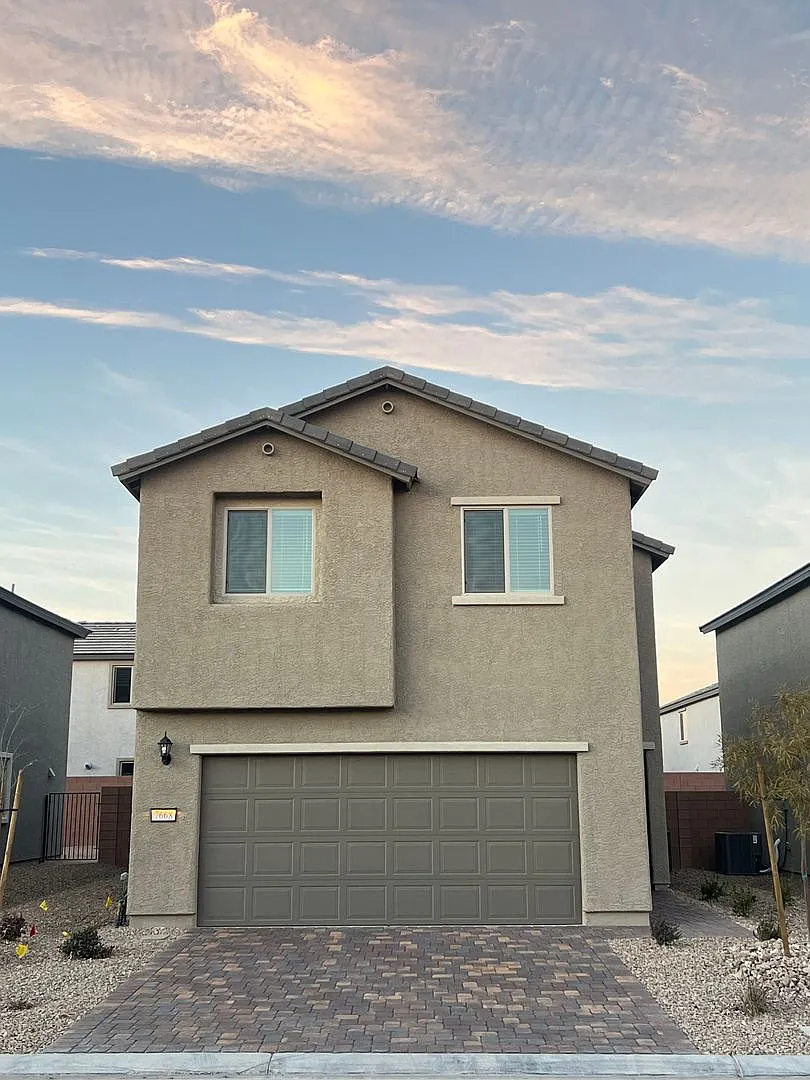 Move in today! 3 bed 2.5 bath 2 story beauty! — Photo 1