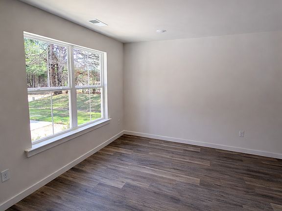 4th image of 887 W 25th St