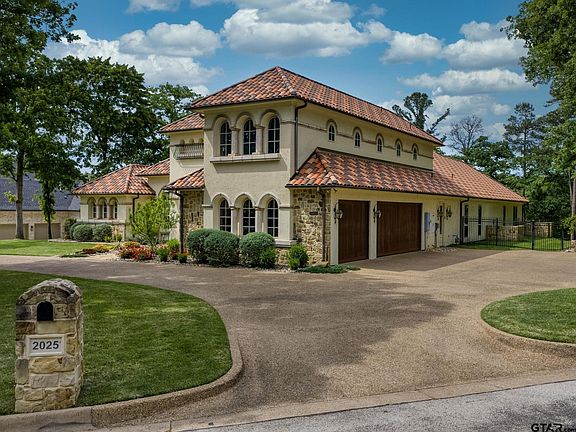2nd image of 2025 Stonegate Valley Dr