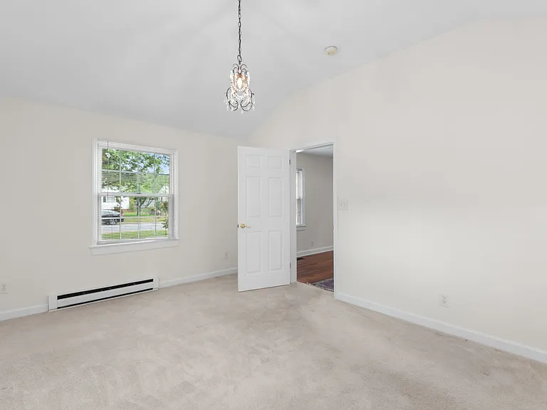2727 Stratford Dr — Photo 11