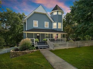 12020 N Windbrook Ct, Parkville, MO 64152