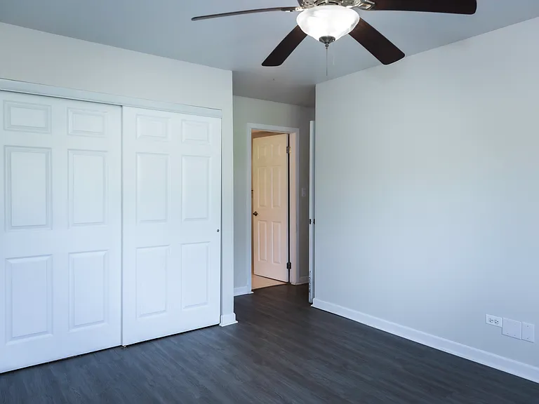 1787 W Algonquin Rd #1B — Photo 12