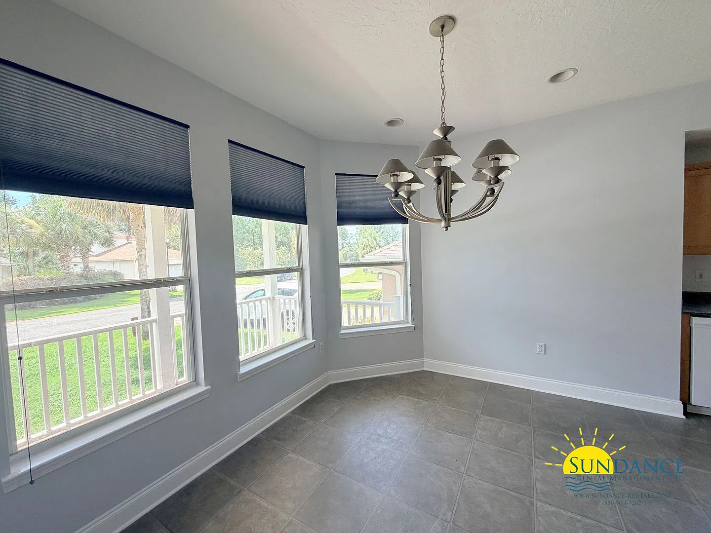 Stunning 4 Bedroom Home in Mary Ester! — Photo 3