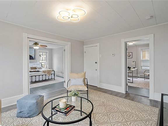 4th image of 37 Bank St #2