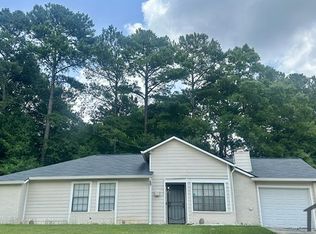 8668 Plumtree Dr, Riverdale, GA 30274