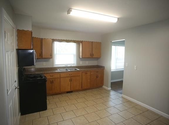 5th image of 4619 Leslie Ln