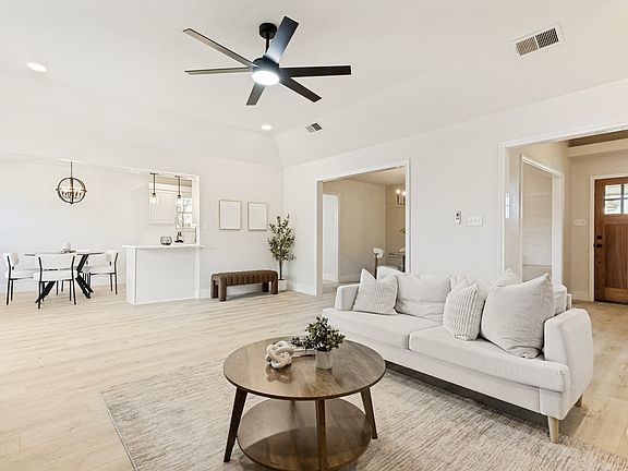 4th image of 10029 Stoneleigh Dr