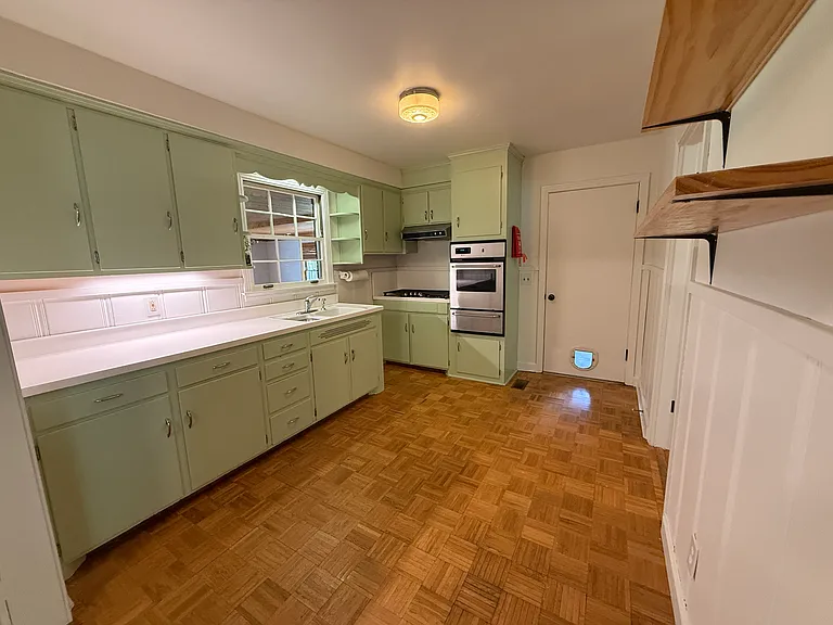 1007 Fowler St — Photo 2