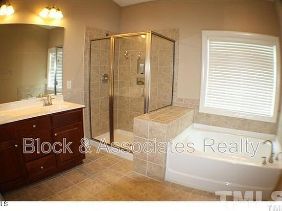 4th image of 400 Panorama Park Pl
