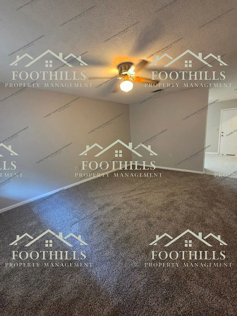 2 bed, 1.5 bath, 1100 sqft, $895 — Photo 3