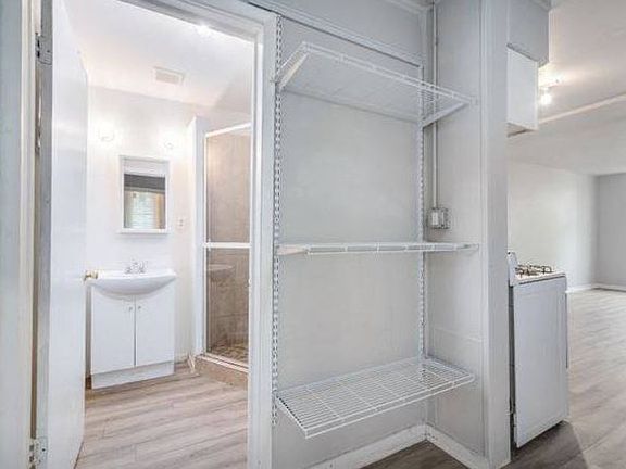 5th image of 2862 W 22nd Pl