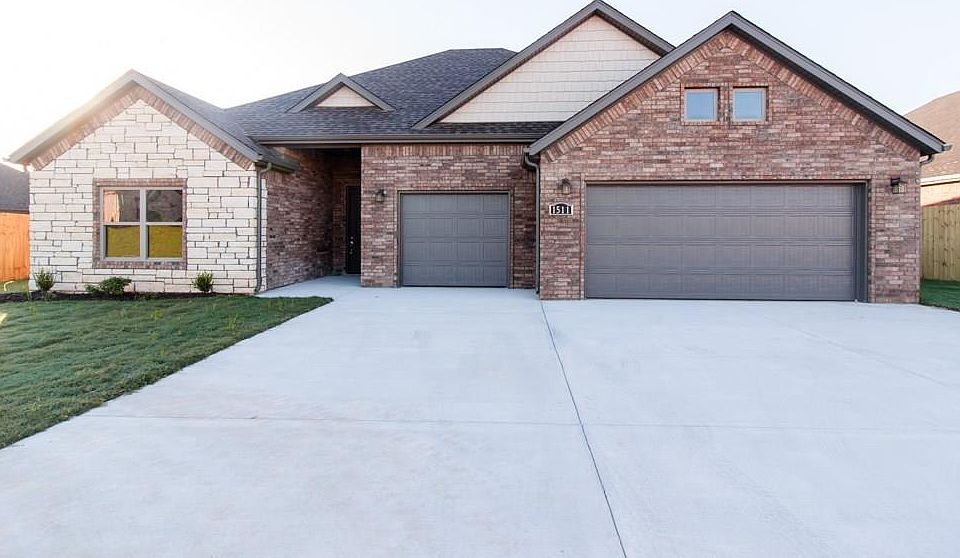 1st image of 1511 Crestwood Hills Ln