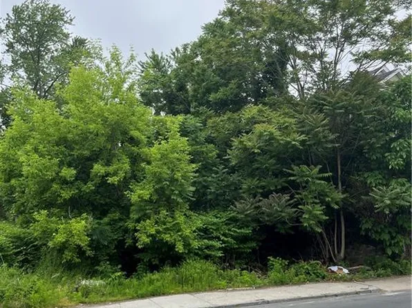 849 North Main Street, Waterbury, CT 06704