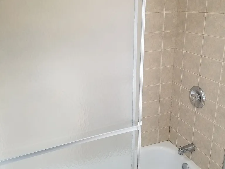  15 Walnut St 3rdflr 2b/1b Updated Newfloors Newpaint 1smpetok Prkg — Photo 19