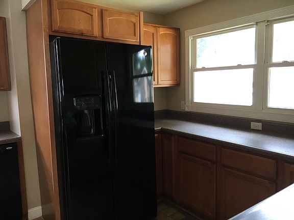 4th image of 2640 3rd St