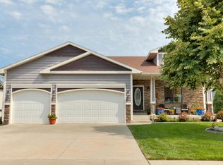 6018 Robin Rd, Pleasant Hill, IA 50327