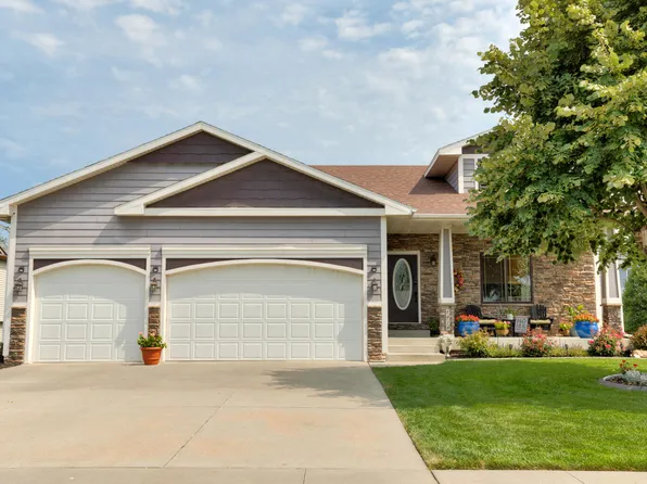 6018 Robin Rd, Pleasant Hill, IA 50327
