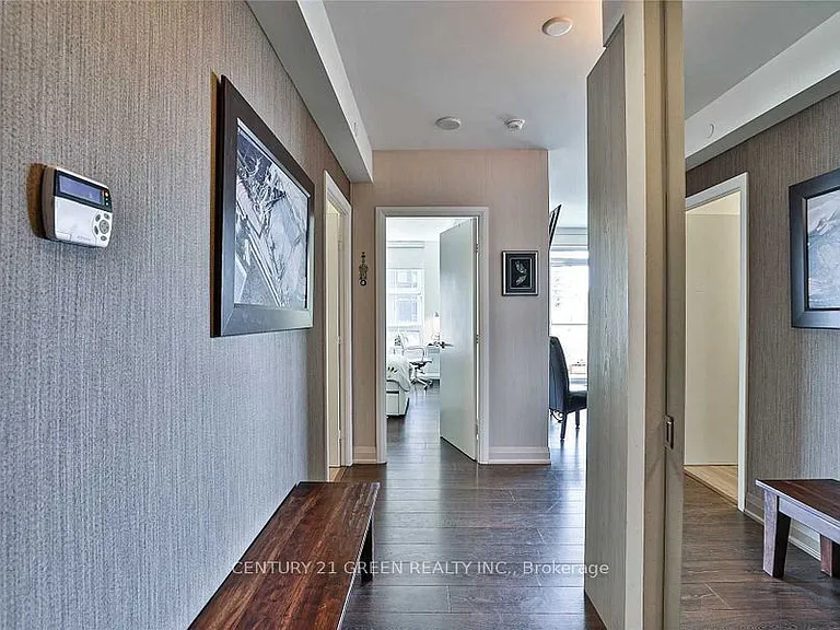 36 Park Lawn Rd #303 — Photo 3