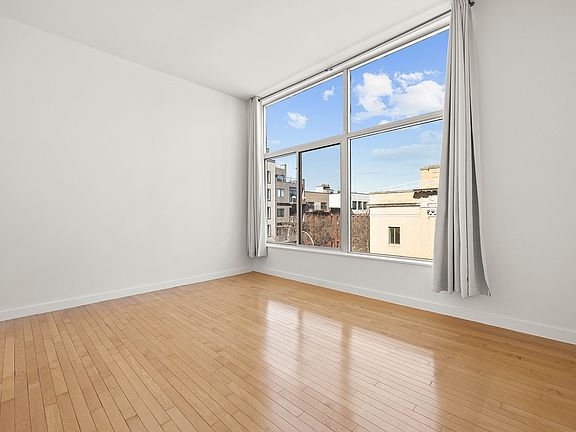 5th image of 524 Saint Johns Pl APT 4B