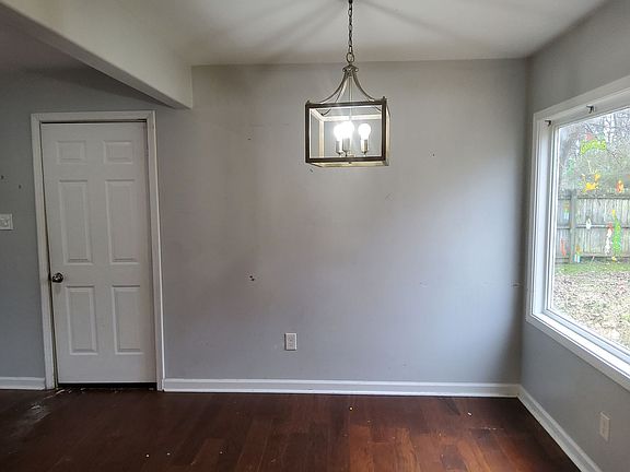 4th image of 6885 Brady Hill Dr