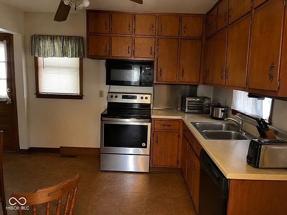 4th image of 7117 Manker St