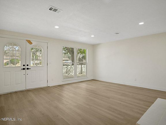 3rd image of 8040 CONGAREE Court N
