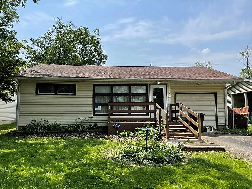 1420 Chandler St photo 1