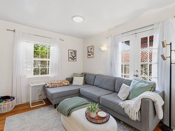 5th image of 3420 Orinda St