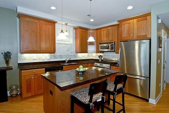 2nd image of 1547 N Hudson Ave #G