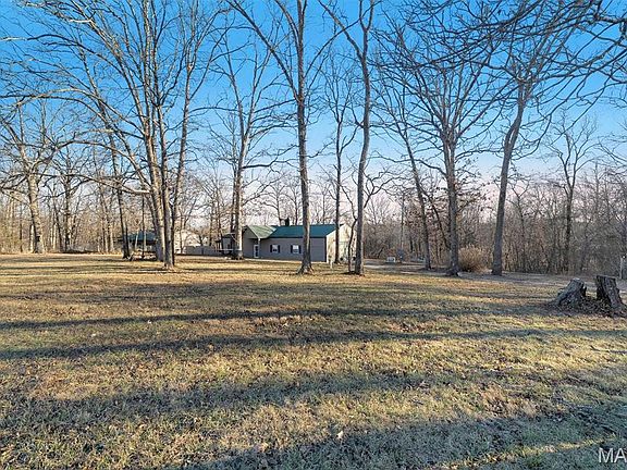 3rd image of 126 Breezy Meadow Ln