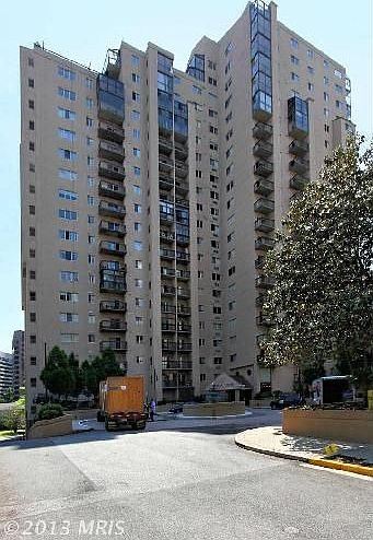 1st image of 1211 S Eads St APT 101