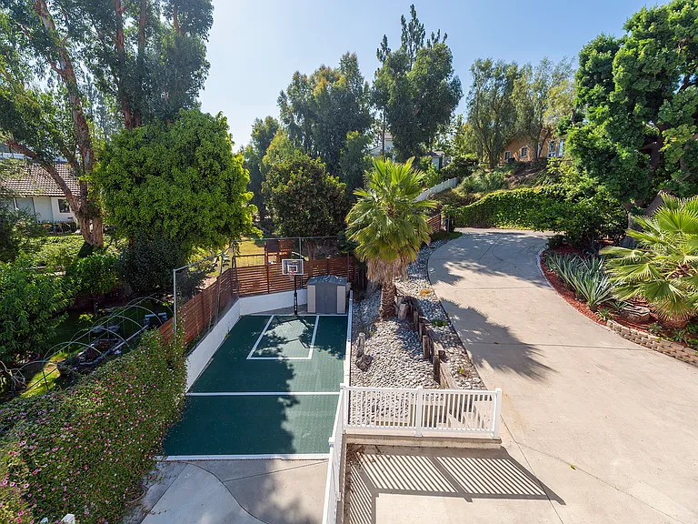 320 S Del Giorgio Rd — Photo 1