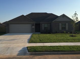 2401 SW Worthington Ave, Bentonville, AR 72712