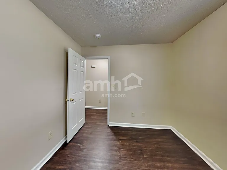 8103 Chesterhill Ln — Photo 10