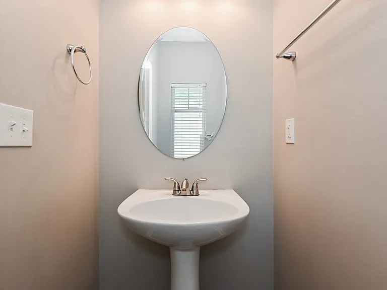 114 Creekwood Trl — Photo 15