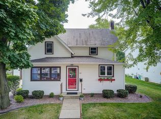 107 Bacon St, Waunakee, WI 53597