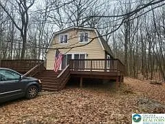 1220 Dogwood Ln — Photo 1