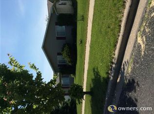 2133 Amanda Dr, Reedsburg, WI 53959