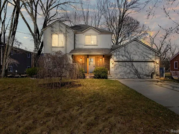 2931 Wisconsin Rd, Troy, MI 48083
