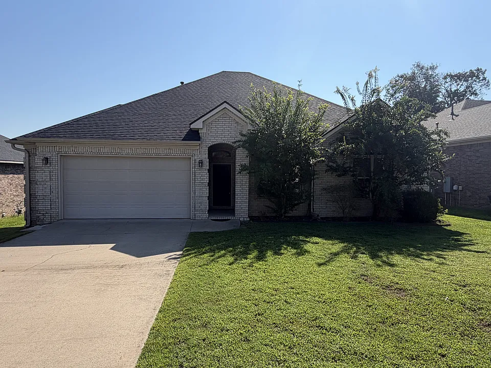 2213 Reveille Cir