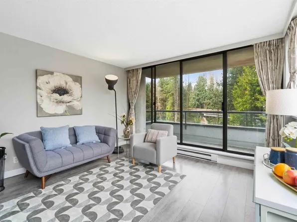 3970 Carrigan Ct #308, Burnaby, BC V3N 4S5