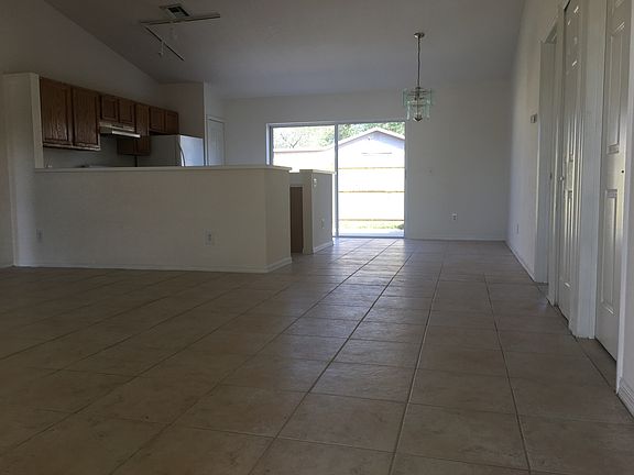 3rd image of 1020 9th Ln