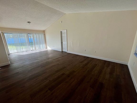 2nd image of 661 Deauville Ct