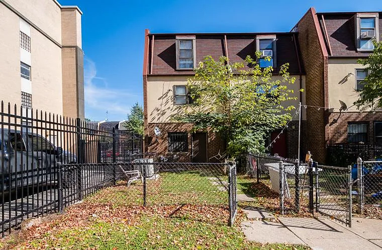 Building Photo - 1329 Riggs St NW