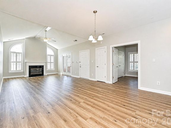 3rd image of 8348 Highland Glen Dr