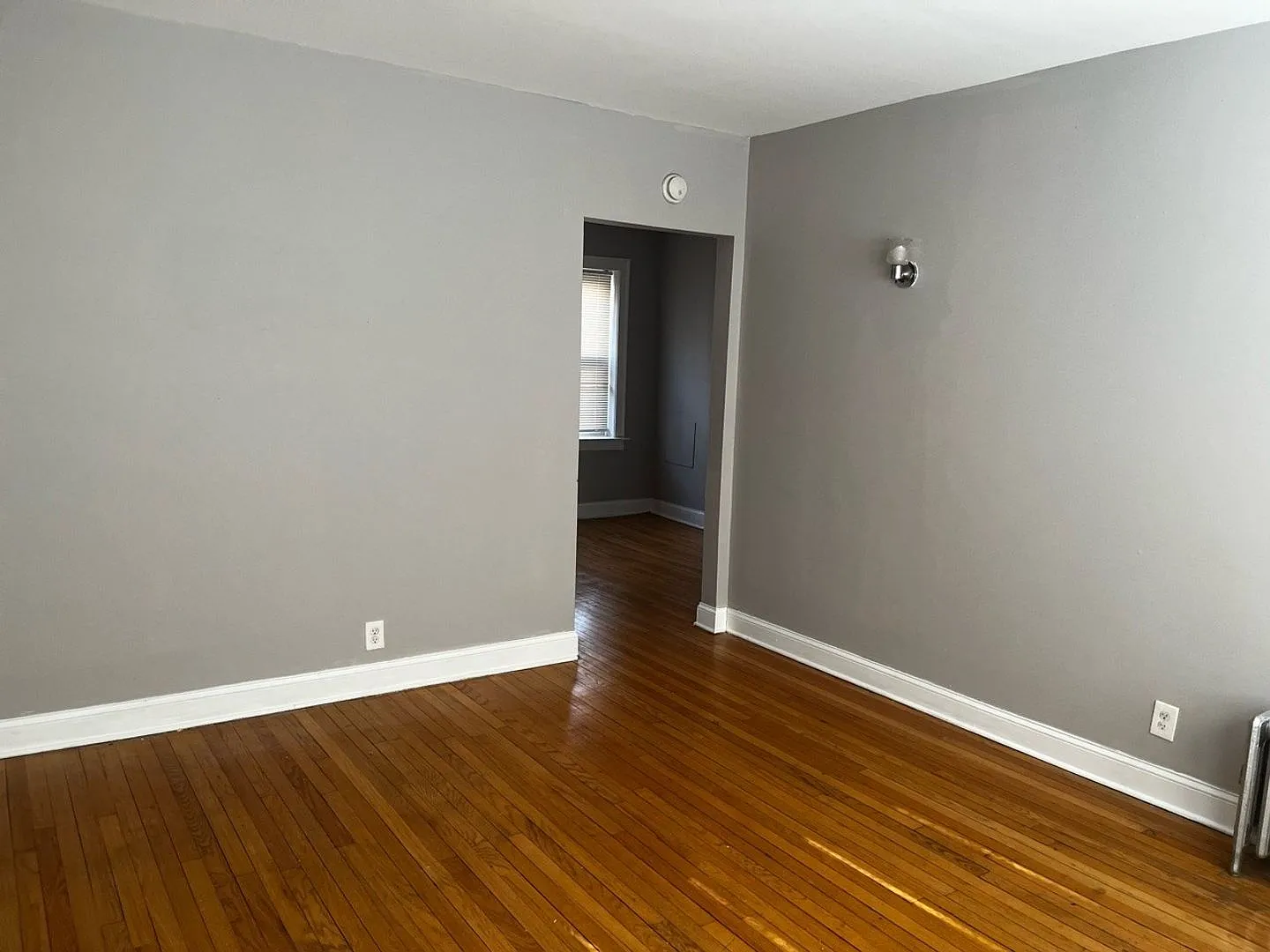 7549 S Kenwood St — Photo 3
