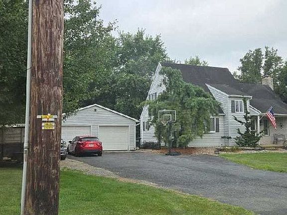 4th image of 1818 Meadows Rd
